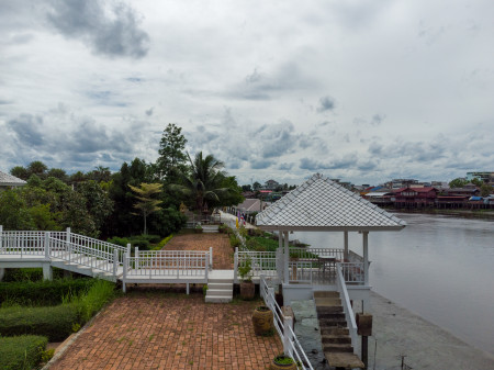 ขาย บ้านเดี่ยว หนึ่งเดียวในไทย บ้านพักตากอากาศริมน้ำ 66 ตรม. 2 ไร่ 1 งาน 66 ตร.วา วิวแม่น้ำและสวนเขียวๆ