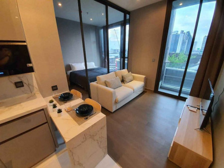 For Rent The Esse at Singha Complex Condominium ใกล้ ARL มักกะสัน 450 เมตร