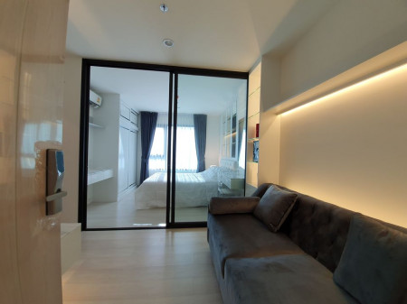 For Rent Life asoke Condominium ใกล้ MRT เพชรบุรี 200 เมตร