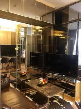 For Rent Park 24 Condominium ใกล้  BTS สถานีพร้อมพงษ์ (650 ม.)