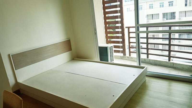 Condo New Room For Sale, at Supreme Condo Ratchawithi 3, Victory Monument near Suan Santi Public Park