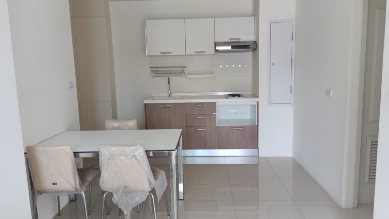 Condo New Room For Sale, at Supreme Condo Ratchawithi 3, Victory Monument near Suan Santi Public Park