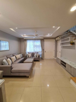 For Rent Townhouse Plus City Park “พลัส ซิตี้ พาร์ค”