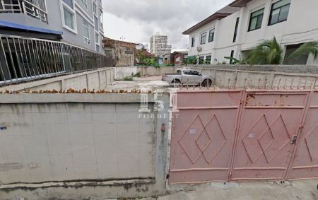 ขาย ที่ดิน รหัส40749 ขายที่ดิน รัชดาภิเษกใกล้ MRT สุทธิสาร ซอยจิ๊ปดำริห์ เหมาะสร้างบ้าน 76 ตร.วา เหมาะสร้างบ้าน