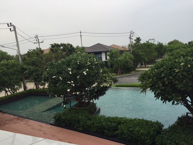 Rent to Burasiri On Nut Ring Road, usable area of ​​​​177 sq.m., 4 bedrooms, 3 bathrooms, fully furnished, rental price 35,000 baht.