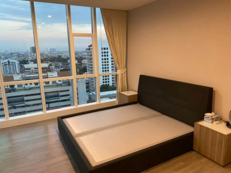 The Room Sathorn – St.Louis ( เดอะรูม สาทร-เซนต์หลุยส์ )