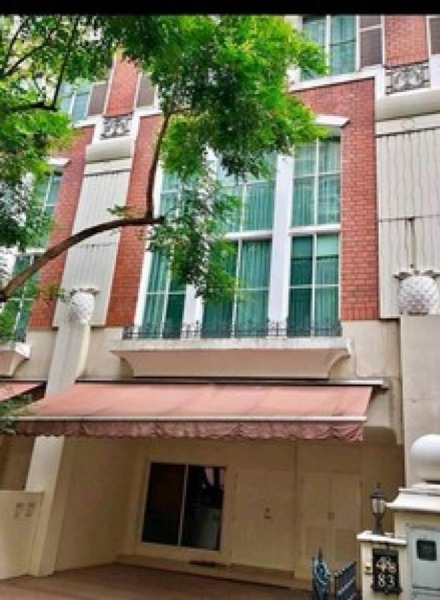 For rent Townhouse Baan Krandkrung Thonglor 4 bed 6 bath 90,000 per month  MM