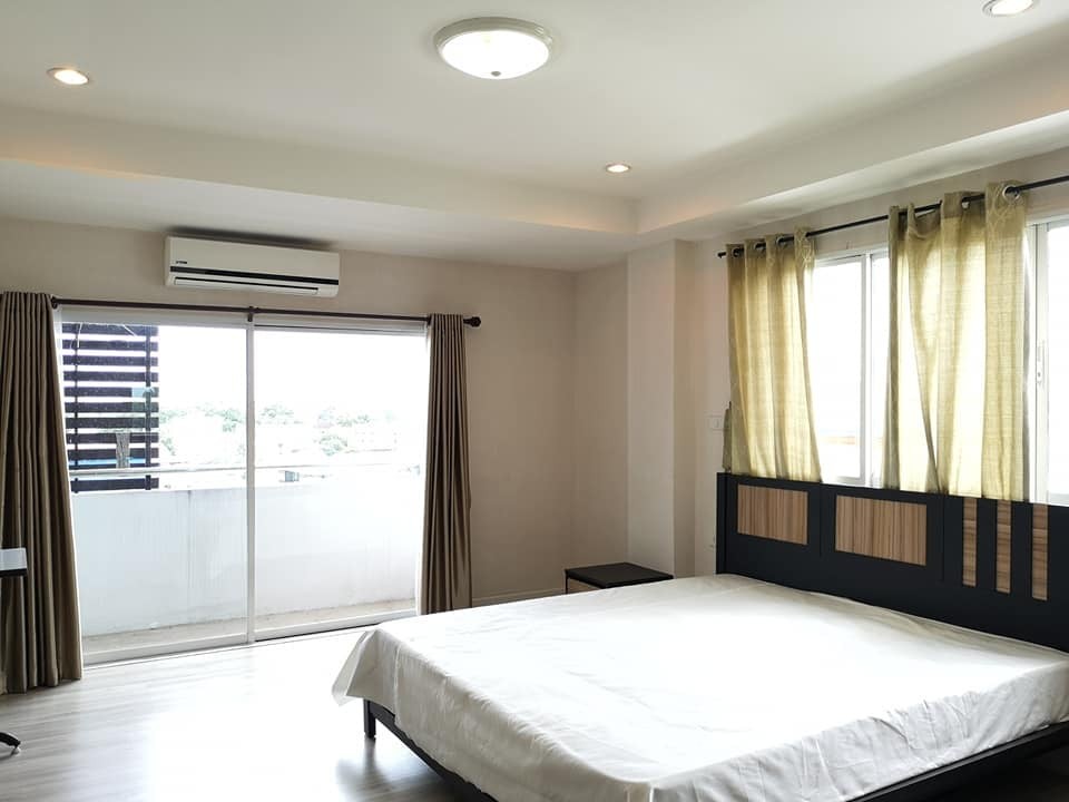 76-RI Seven Star Condo ตึก C ชั้น 6 บนสุด (ห้องมุม) เช่า 6,000 บาทโทร 098-6169416 อาร์ท