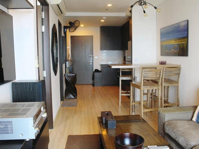 Sky Walk Condominium, safe, convenient, livable, BTS Phra Khanong