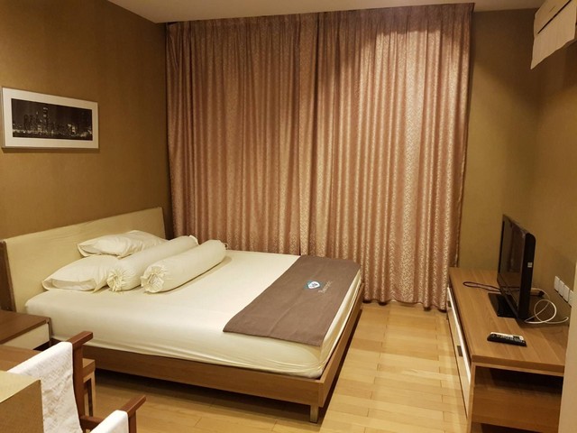 Siri at Sukhumvit spacious private pleasant BTS Thonglor