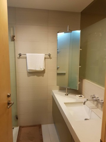 Siri at Sukhumvit spacious private pleasant BTS Thonglor