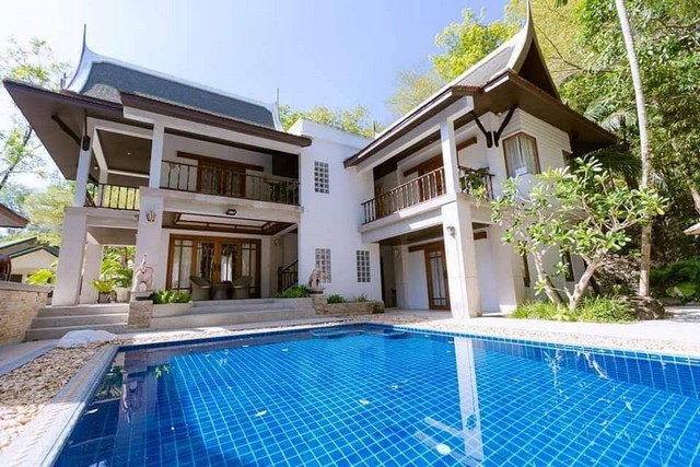For Rent : Patong Luxury Private Pool Villa, 4 bedrooms 6 Bathrooms, Forest view.