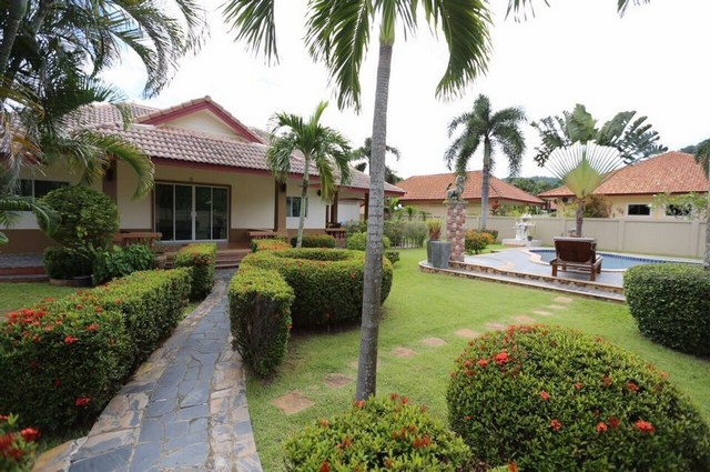 For Rent : Rawai, Private Pool Villa 4 bedrooms Garden view