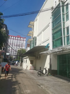 อาคารพาณิชย์ 6 ชั้น รวมดาดฟ้า ซ.เพชรบุรี 15 แขวงถนนพญาไท เขตราชเทวี กรุงเทพ