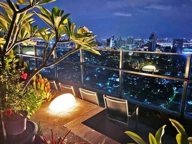 Hot Deal Condo for Rent Life Ladprao18 near Subway MRT Ladprao 150M.