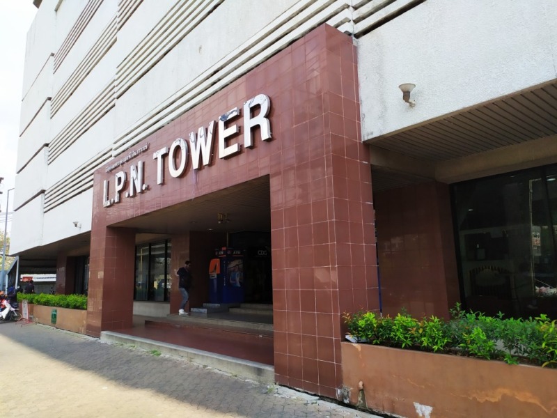 ขายพื้นที่สำนักงาน อาคาร แอลพีเอ็น ทาเวอร์ LPN Tower นางลิ้นจี่ ขายพร้อมผู้เช่า ห้องสวย ตกแต่งใหม่