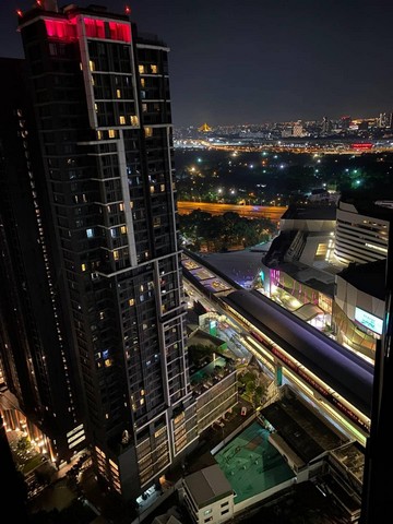 Condo Life Ladprao is a High Rise condominium, next to BTS Ha Yaek Lat Phrao