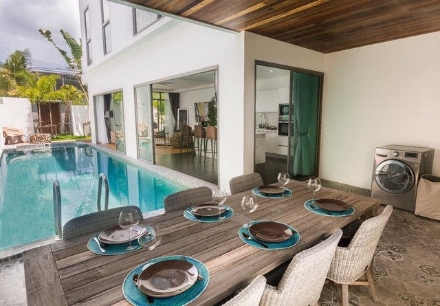 For Rent : Rawai, Private Pool Villa, 3 bedrooms 4 bathrooms near Naiharn Beach