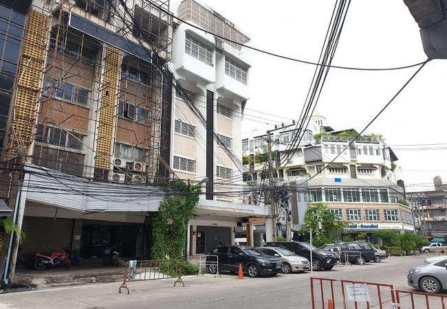 ขายอาคารพาณิชย์ ซอยเพชรบุรี 33 ถนนเพชรบุรี เขตราชเทวี กรุงเทพมหานคร