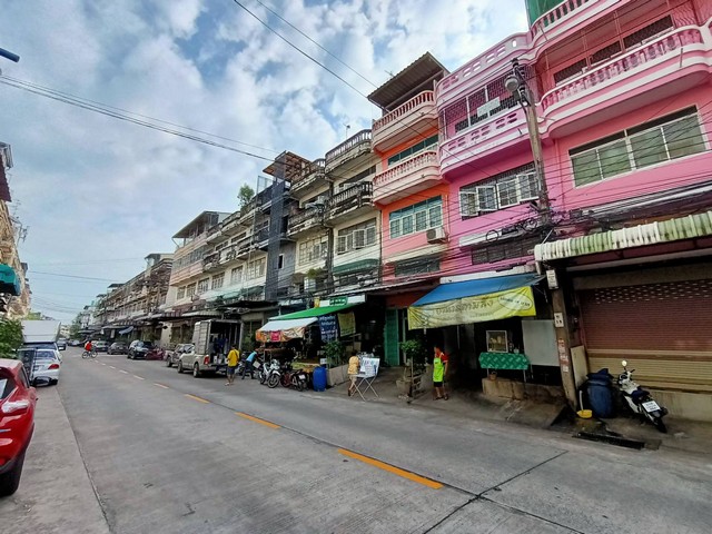 ขายอาคารพาณิชย์ ตึกแถว หมู่บ้านเอส เค ถนนเอกชัย76 กรุงเทพมหานคร