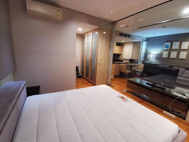 Wind Sukhumvit 23 livable spacious peaceful BTS Asoke