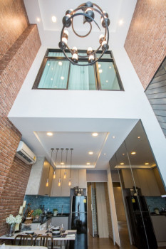 ขาย คอนโด สไตล์ Luxury Loft ดิ ยูนีค เอกมัย รามอินทรา 71.05 ตรม. ใกล้ถนนเลียบทางด่วนรามอินทราอาจณรงค์ เพียง 600 เมตร