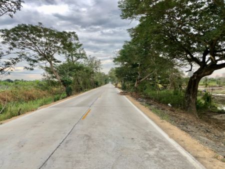 ขาย ที่ดิน น้ำไฟไม่ไกลติดถนนคอนกรีตคลอง 13 100 ตร.วา เหมาะสำหรับสร้างที่พักที่อยู่อาศัย บ้านพักตากอากาศ