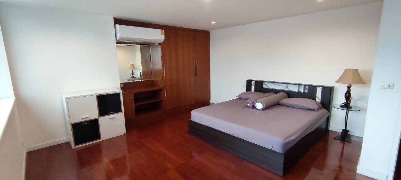 Rent Big condo area 230 sqm.and 223 sqm. Sukhumvit24