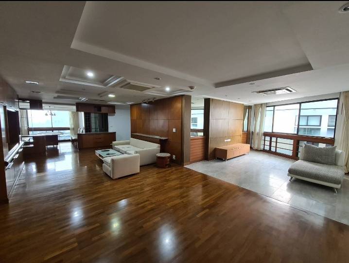 Rent Big condo area 230 sqm.and 223 sqm. Sukhumvit24