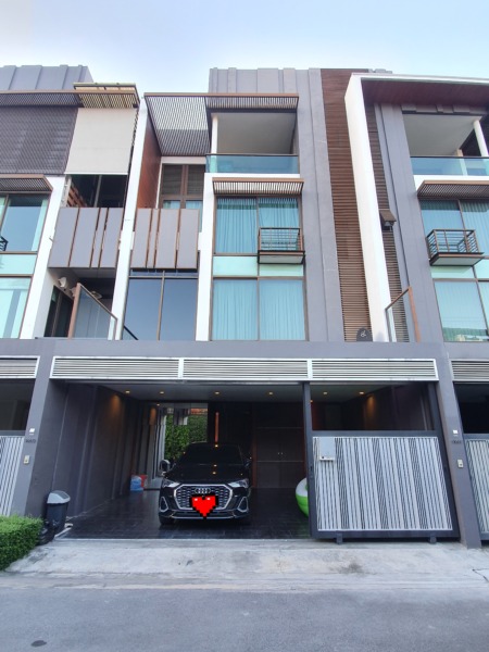 For Sale : Town Home Residence สุขุมวิท 65  ทาวน์โฮม 4 ชั้น 4 ห้องนอน 5 ห้องน้ำ