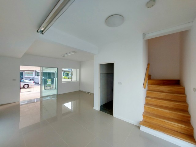 Townhouse ทาวน์เฮ้าส์ ประชาอุทิศ 90 26 ตรว. 0 งาน 0 Rai 2 BEDROOM 3 ห้องน้ำ   ทำเลดีๆ สมุทรปราการ