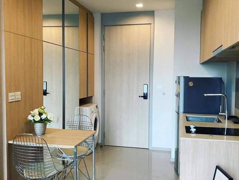 M Jatujak High Rise Condo, 2 buildings, 32 and 34 floors, near BTS Mo Chit