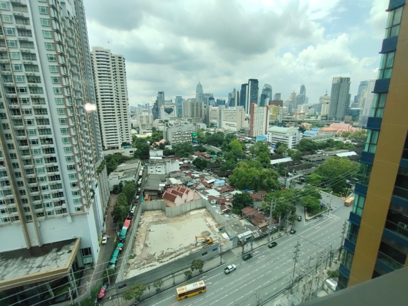 ให้เช่าห้องสวย พร้อมอยู่ ลุมพินี สวีท เพชรบุรี-มักกะสัน ใกล้ MRT สถานีเพชรบุรี