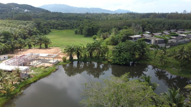 For Sales : Land at Lake, Layan Beach, 6.8 Rai 2,725 SQ.W.