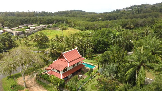 For Sales : Land at Lake, Layan Beach, 6.8 Rai 2,725 SQ.W.