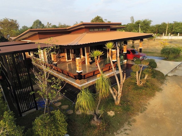 ขายด่วน บ้านพร้อมที่ดินตามโฉนด 1-3-55.3 ไร่  ในอำเภอบางละมุง ชลบุรี