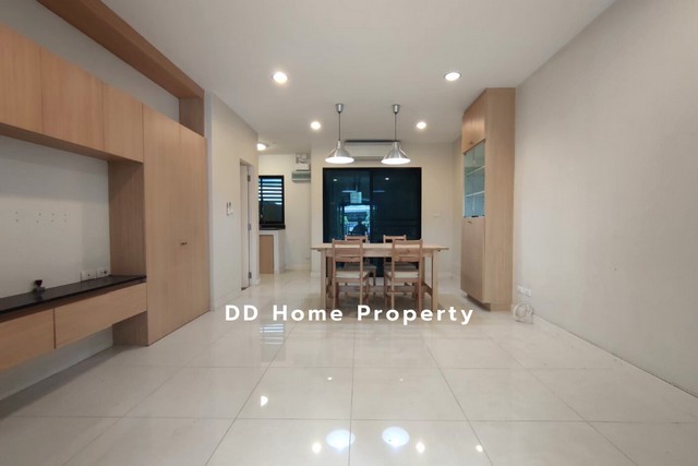 DD00358 ขาย หมู่บ้านกลางเมือง รัตนาธิเบศร์ หน้าบ้านหันทางทิศเหนือ