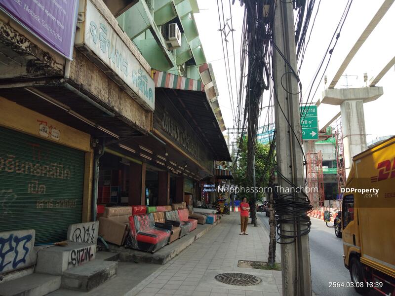 ขายอาคารพาณิชย์5ชั้น 4คูหาติดถนนลาดพร้าว คลองจั่น บางกะปิ กรุงเทพ