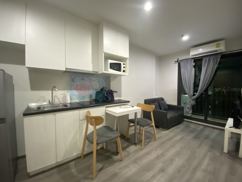 ให้เช่า คอนโด Rich Park  Triple Station 28 ตรม 1bedroom 8,000 baht 0979495559