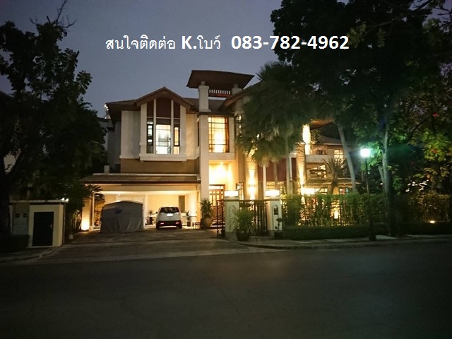 Rent a luxury house  English style  private pool Sukhumvit 67 Real golden teak floors