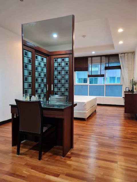 Avenue 61 spacious clean safe 2 bedrooms BTS Ekkamai