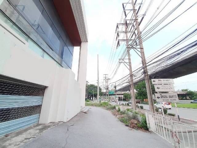 For Rent ตึกสำนักงาน 3.5 ชั้น ทำเลทอง ย่านใจกลางธุรกิจ บางนา-ตราด กม.4