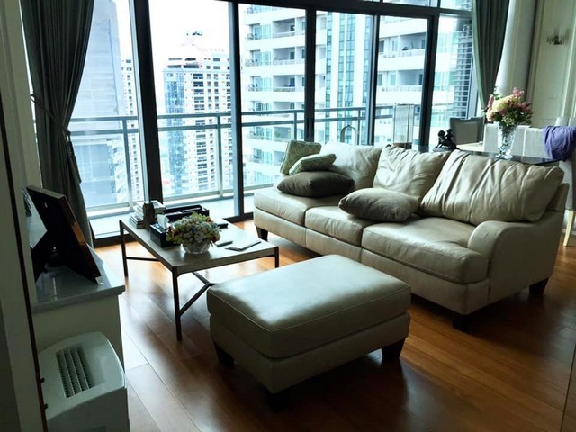 Bright Sukhumvit 24 spacious peaceful private BTS Phrom Phong