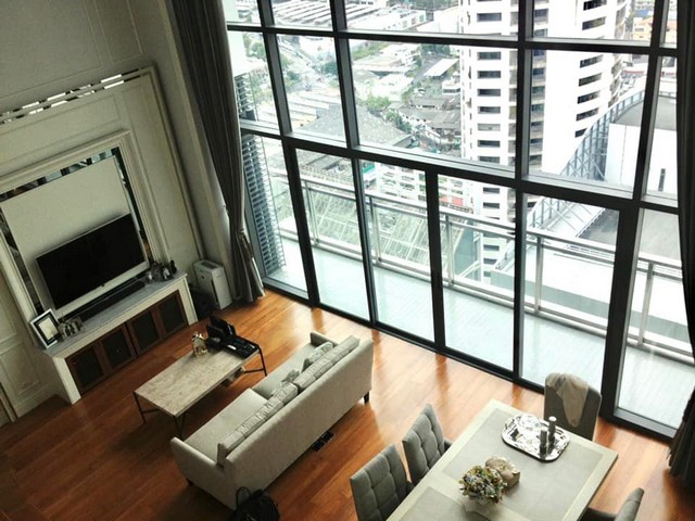 Bright Sukhumvit 24 spacious peaceful private BTS Phrom Phong