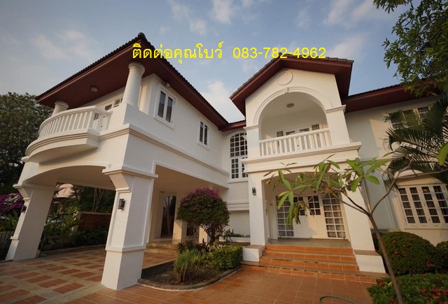 รหัสCC1200 ให้เช่าบ้านเดี่ยว 2 ชั้น ย่านศรีนครินทร์ ใกล้โรงเรียนนานาชาติไทยสิงคโปร์ บ้านหัวมุม