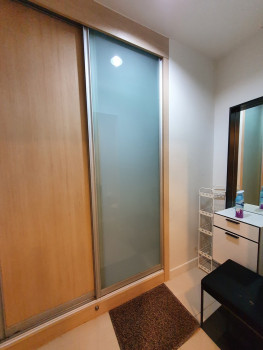 ให้เช่า คอนโด IDEO สาทร-ตากสิน 35 ตรม. 1 ห้องนอน 1 ห้องน้ำ ชั้น 27 มีอ่างอาบน้ำ walkin closet เฟอร์ครบพร้อมอยู่ ติด BTS กรุงธนบุรี