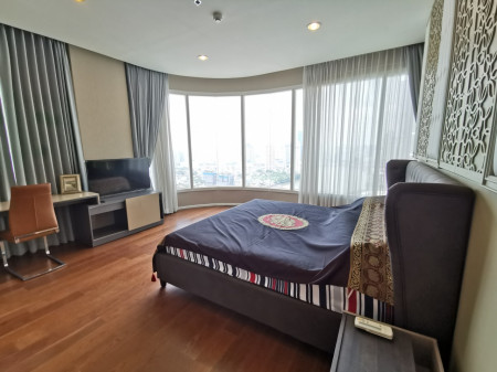 ให้เช่า คอนโด menam residences 160 ตรม. 3 นอน 3 น้ำ 100000 ต่อเดือน