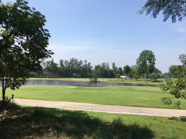 ขายที่ดินในสนามกอล์ฟ The Legacy Golf Club ติดซาฟารีเวิลด์  240 ตร.ว. ติดถนนโครงการ