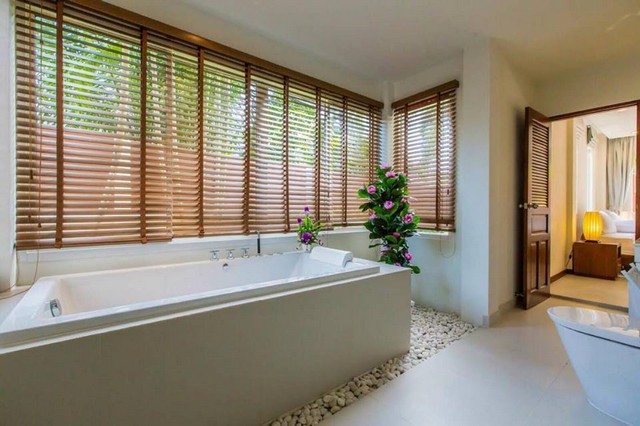 PR022 For Rent : Rawai, Luxury Private Pool villa 4 bedrooms.