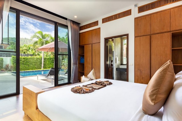 For Rent : Nai Harn, Luxury Modern Pool Villa, 3 Bedrooms 3 Bathrooms, Garden view.